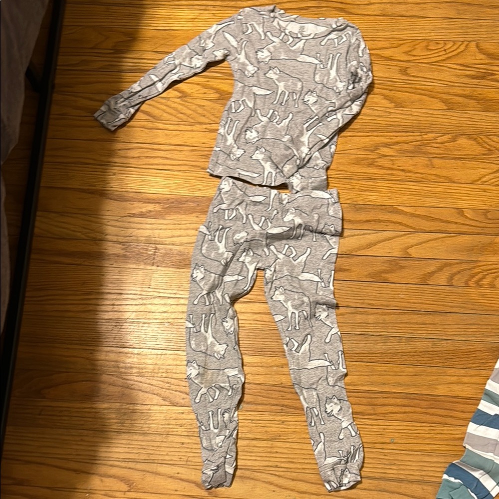 Gray Wolf Print Pajama Set